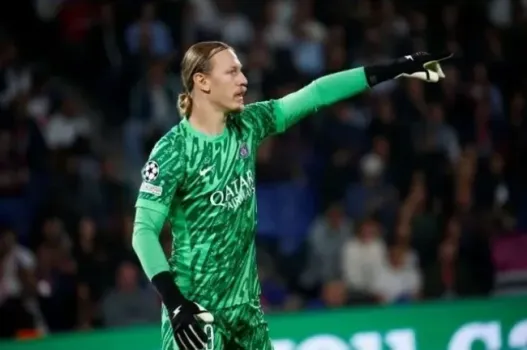 Получает меньше других вратарей: стала известна зарплата Сафонова в ПСЖ